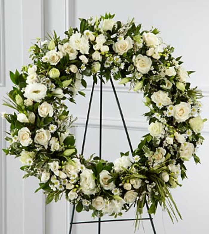Splendor Wreath In White