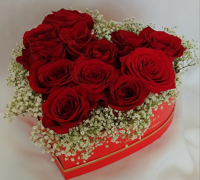 Heart Box -With 12 Roses -Box 2